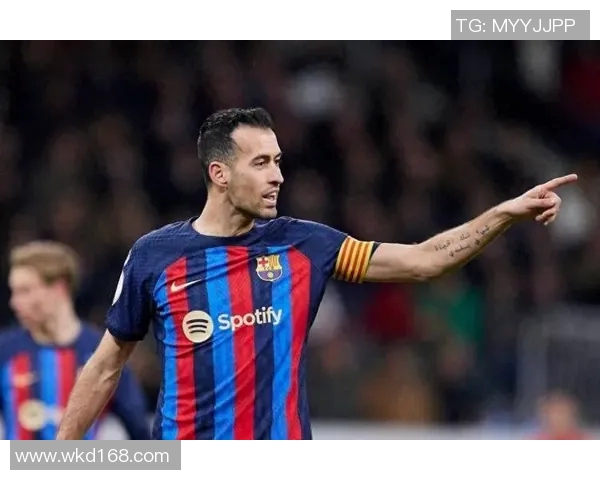 绿茵场上的传奇人生：英国足球明星的奋斗与荣耀